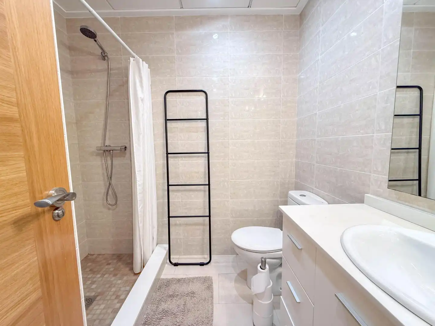 Bany de Apartament en venda en Orihuela amb Aire condicionat, Jardí privat i Terrassa