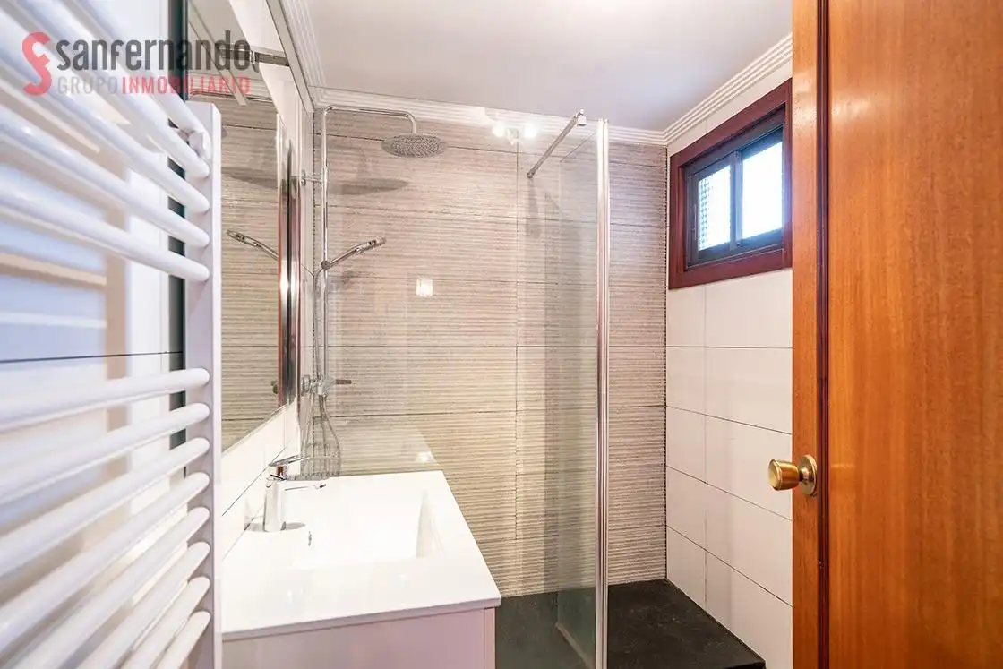 Bathroom of Flat for sale in Santander  with Heating, Terrace and Storage room