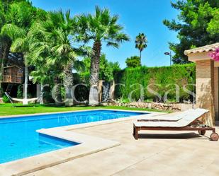 Garden of House or chalet to rent in Paterna  with Air Conditioner, Heating and Private garden