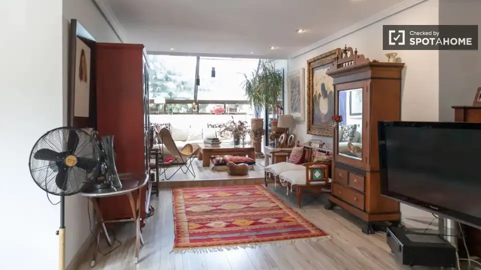 Living room of Flat for share in Madrid  with Air Conditioner, Heating and Furnished