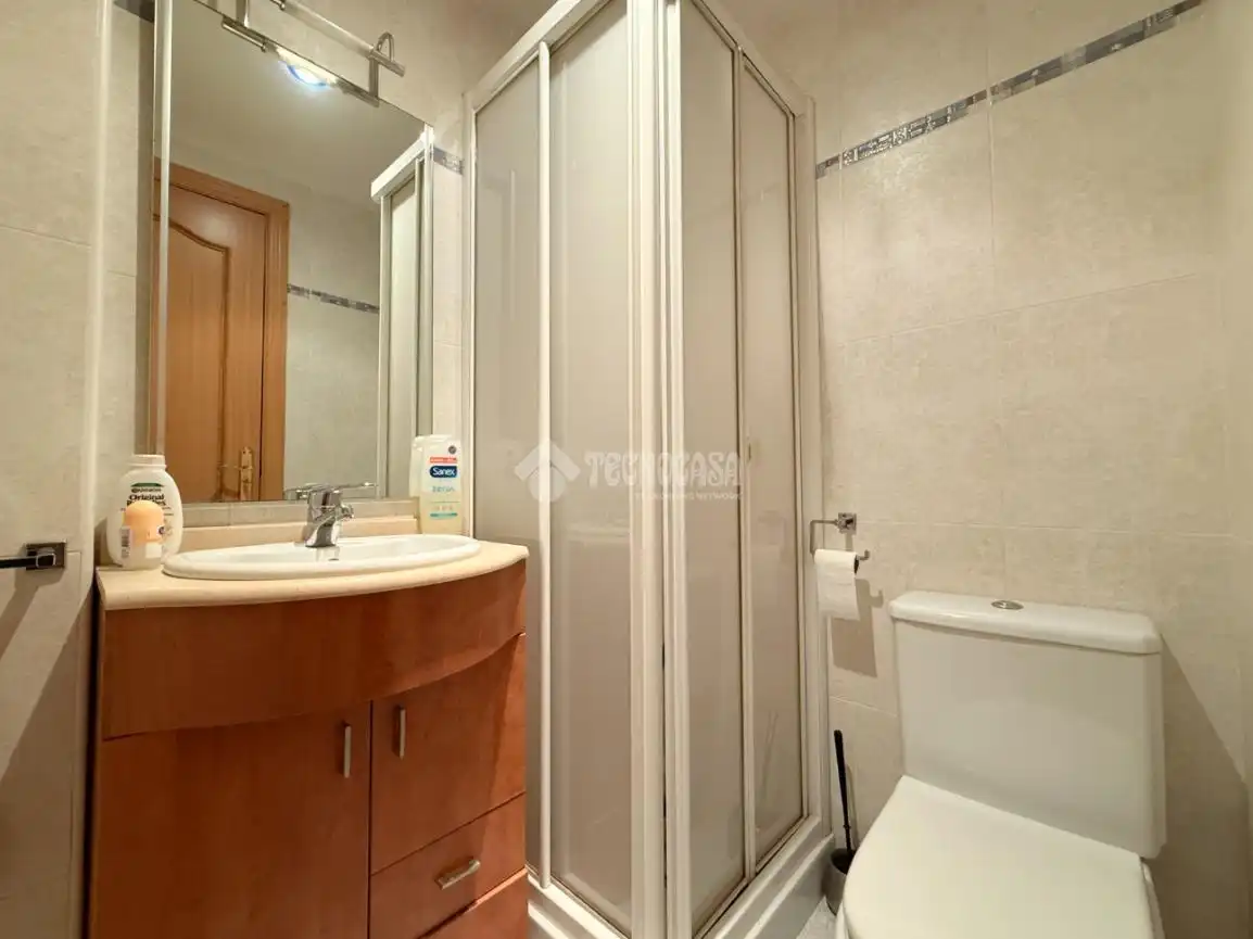 Bathroom of Flat for sale in Sant Boi de Llobregat  with Air Conditioner and Heating
