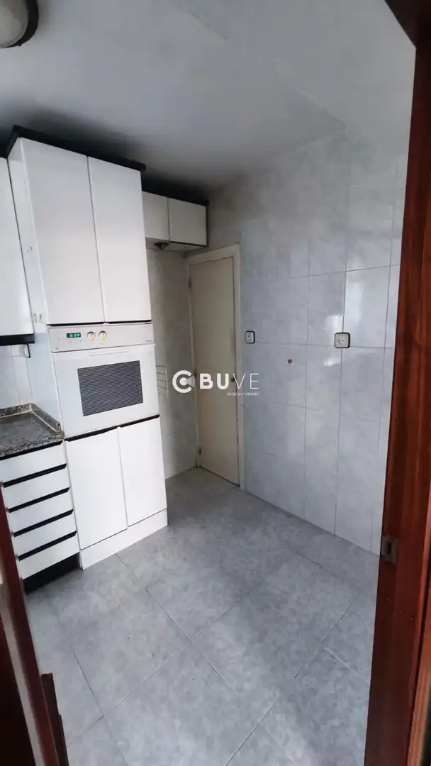 Cocina de Piso en venta en León Capital  con Terraza y Trastero