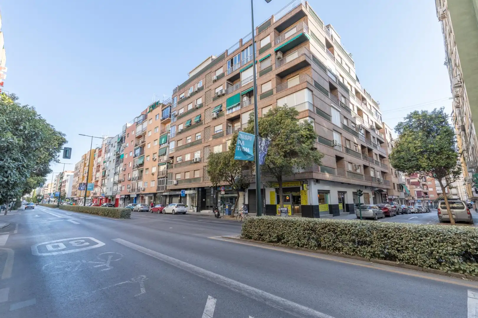 Vista exterior de Piso en venta en Granada con Calefacción y Balcón