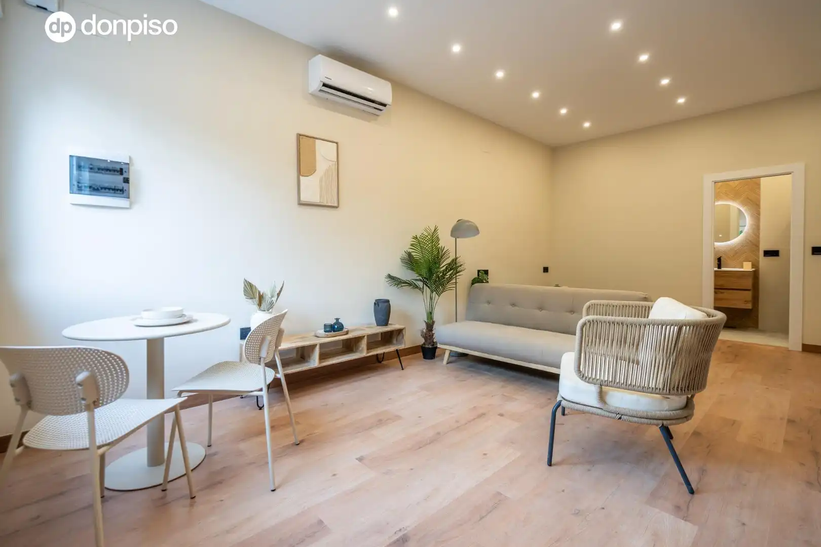Sala de estar de Loft en venta en Granada con Aire acondicionado, Calefacción y Amueblado