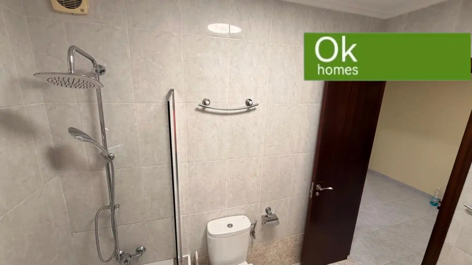 Bathroom of Flat for sale in Arteixo  with Furnished, Oven and Microwave
