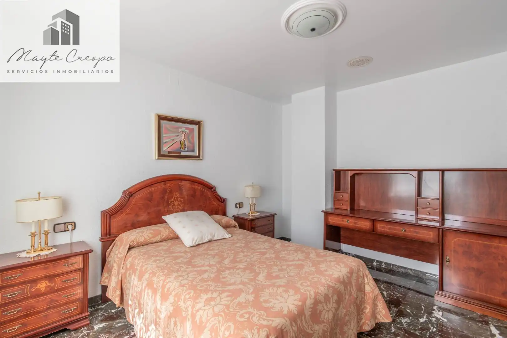 Habitación de Casa adosada en venta en Jun con Terraza, Amueblado y Alarma