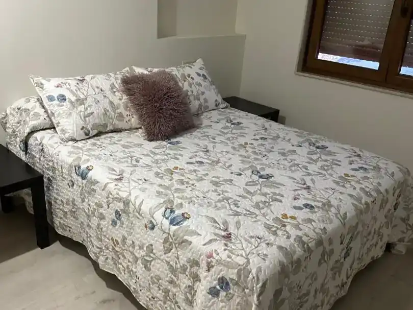 Schlafzimmer von Wohnung zur Miete in Muros mit Möbliert