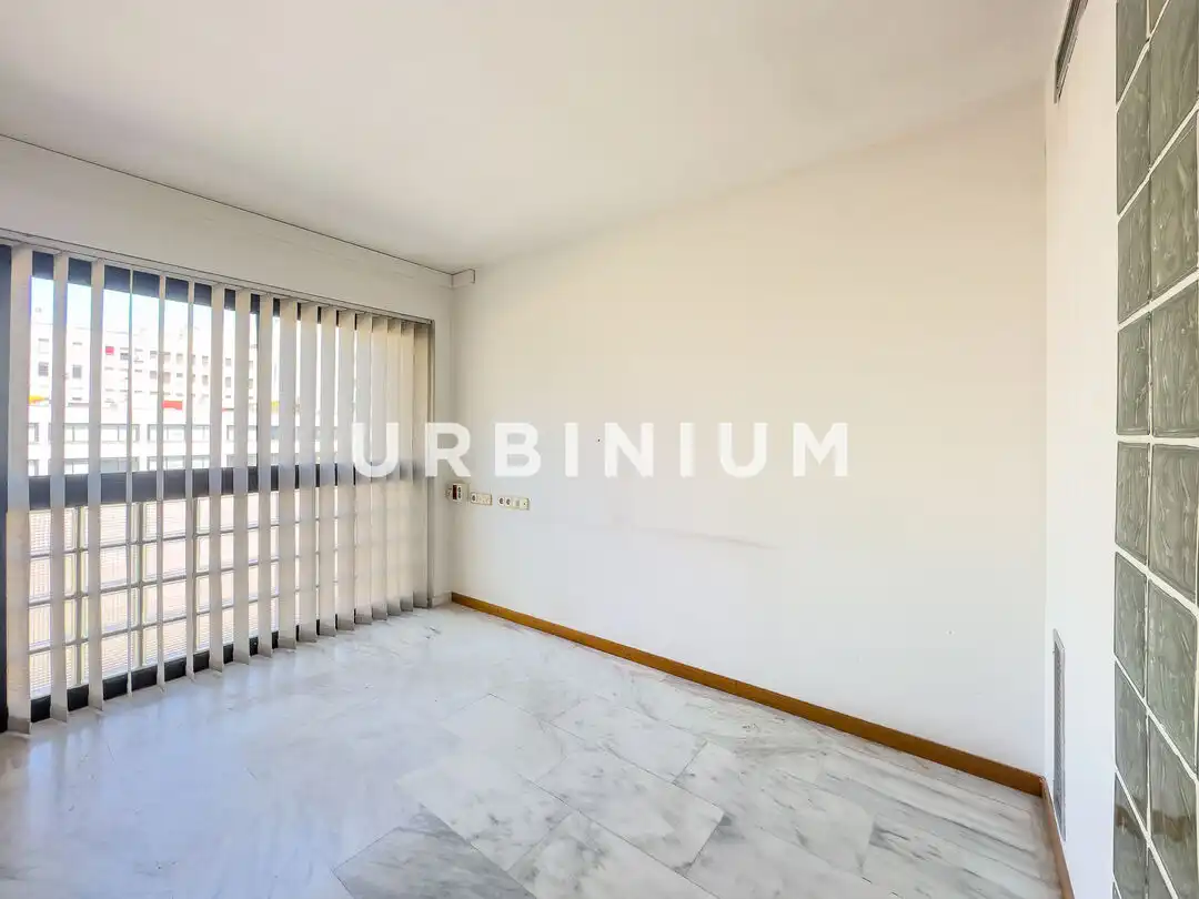 Schlafzimmer von Büro zur Miete in Centre - Barri Vell