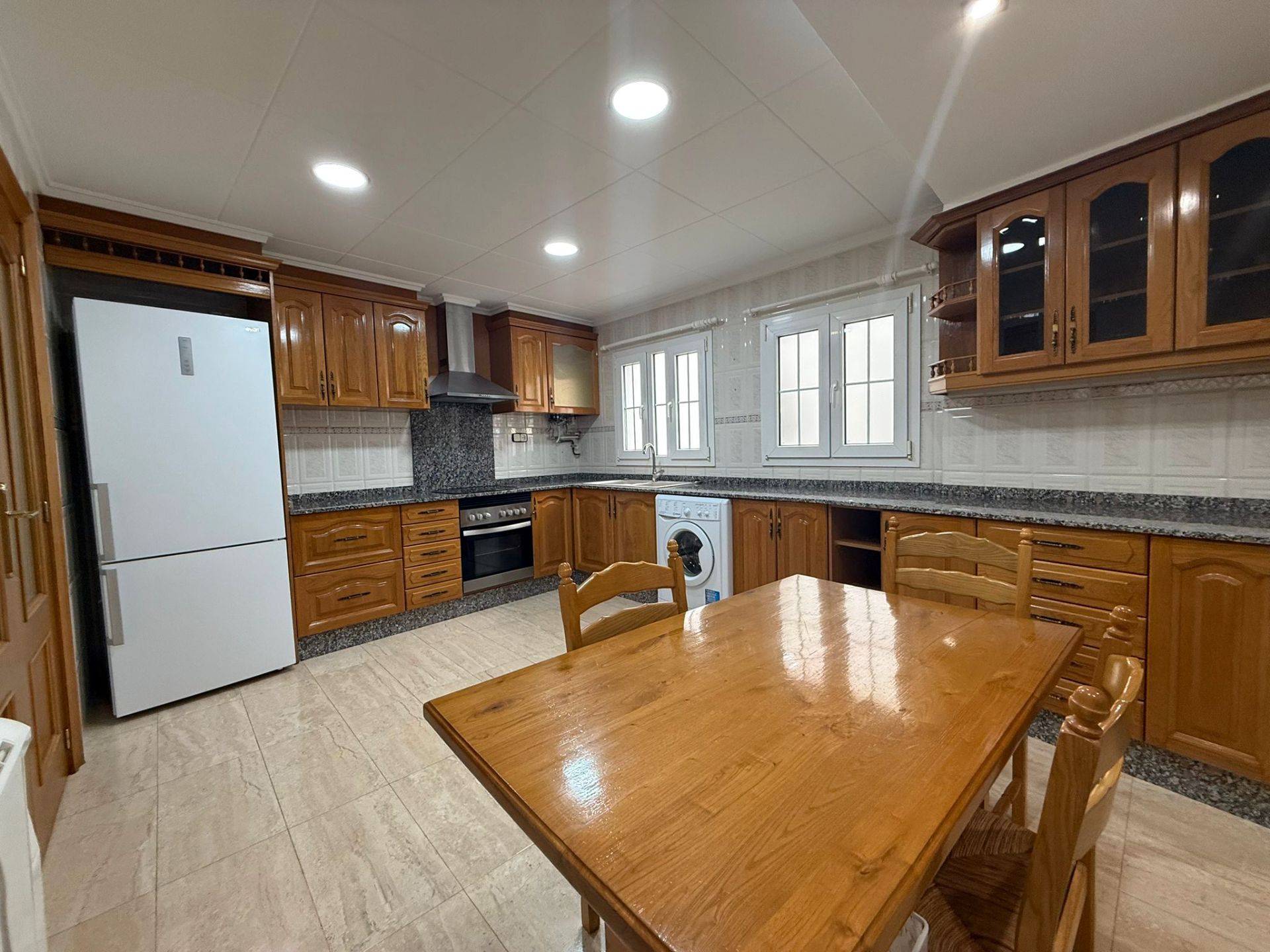 Kitchen of Flat for sale in Quart de Poblet  with Air Conditioner, Storage room and Oven