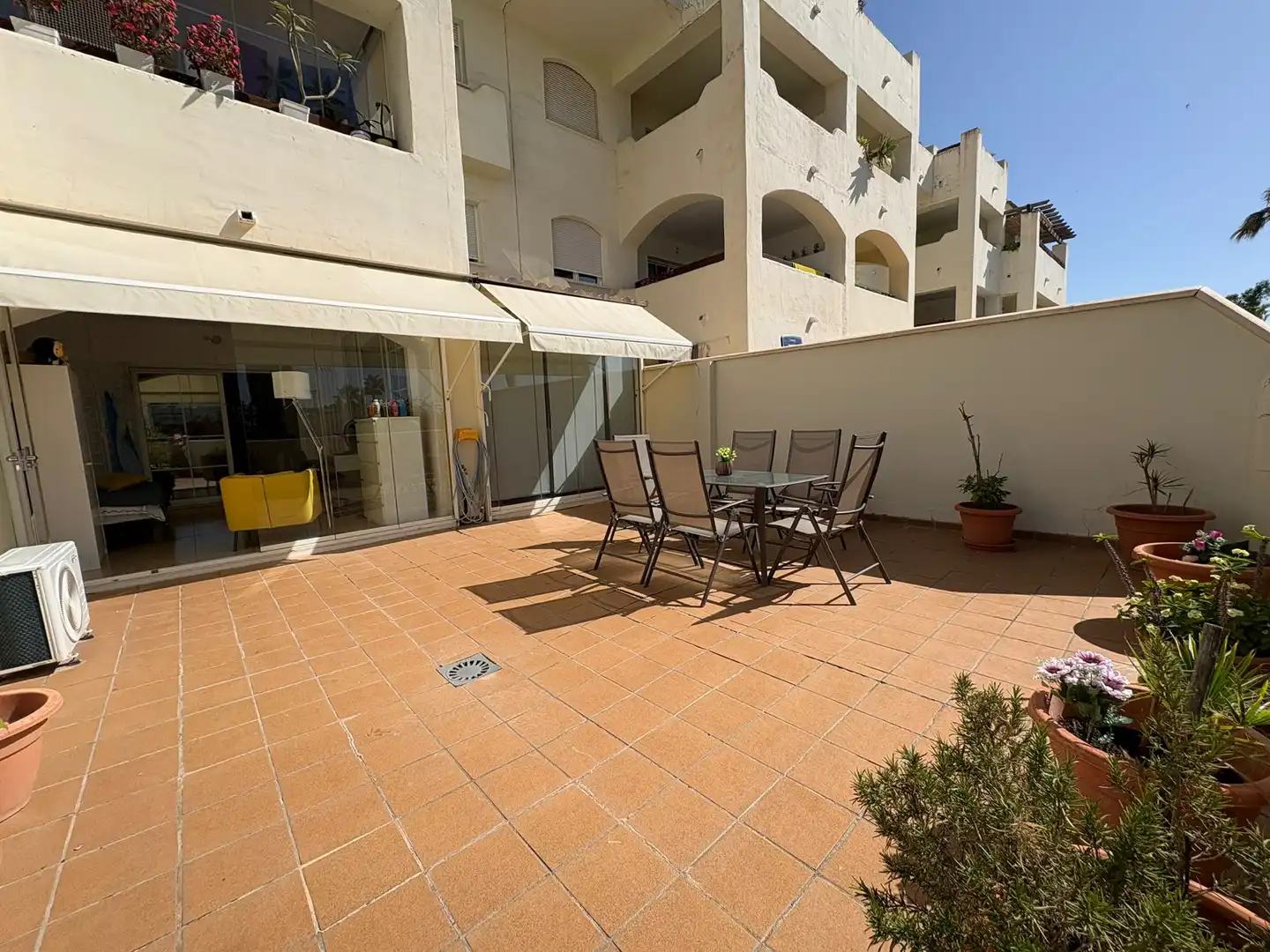 Terrasse von Erdgeschoss zum Verkauf in Benalmádena mit Terrasse, Möbliert und Gemeinschaftspool