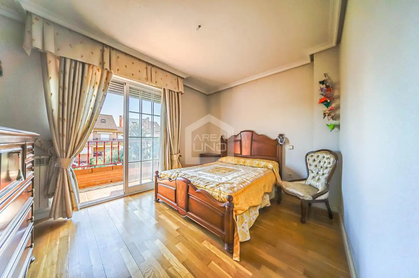 Habitación de Casa adosada en venta en Villaviciosa de Odón con Calefacción, Jardín privado y Parquet
