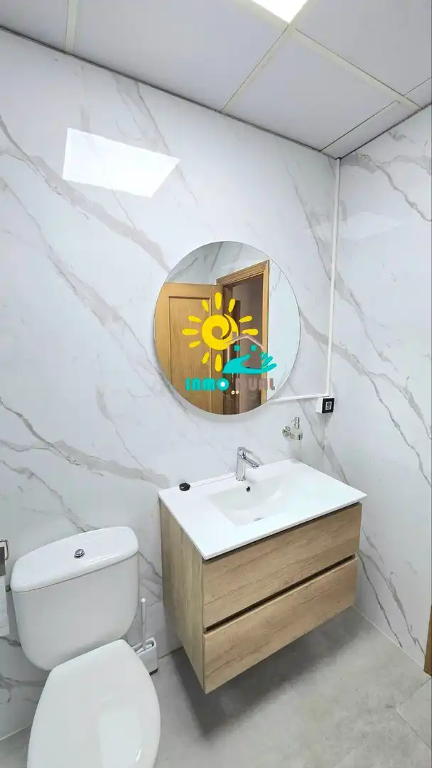 Bany de Apartament de lloguer en Badajoz amb Aire condicionat, Calefacció i Moblat