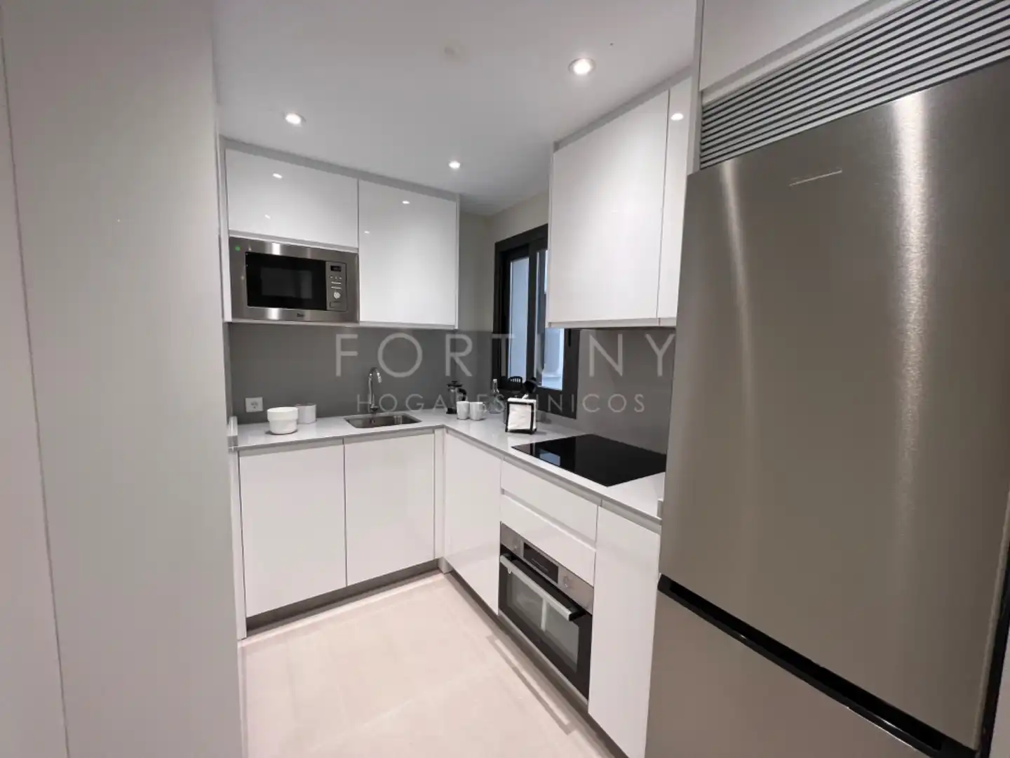 Flat with pool for sale in Calle Reino Unido 2, imagen 7