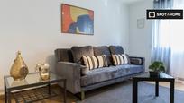 Living room of Flat to rent in  Madrid Capital  with Air Conditioner, Heating and Furnished