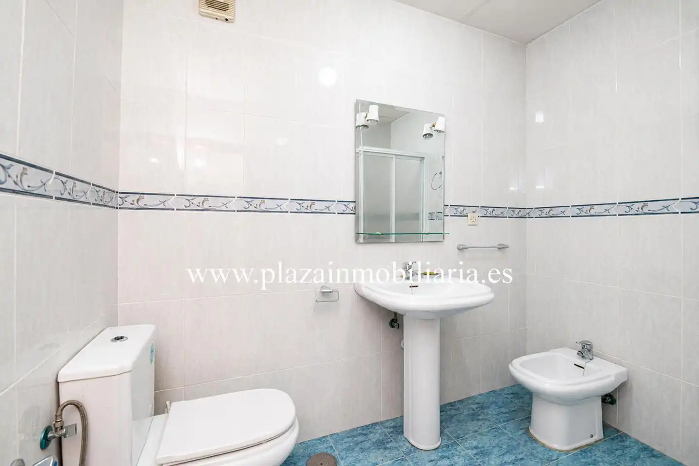 Bathroom of Flat for sale in Lucena  with Air Conditioner, Terrace and Balcony