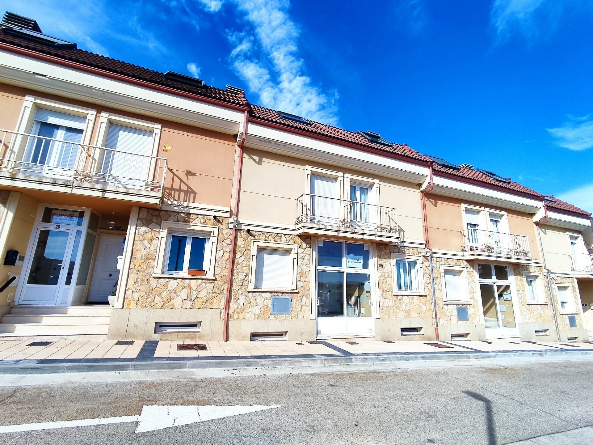 Vista exterior de Casa adosada de lloguer en Burgos Capital amb Calefacció, Parquet i Traster