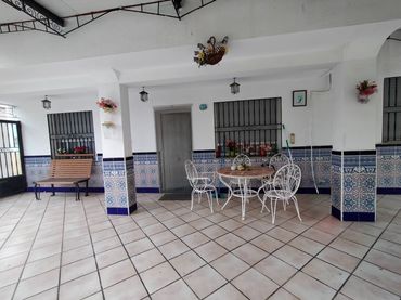 Xalet amb balcó en venda a Madrigal