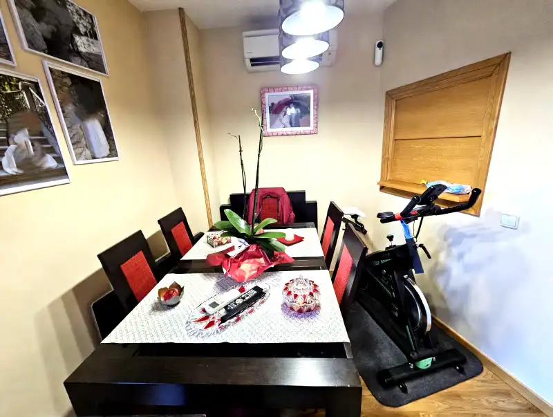 Comedor de Piso en venta en Parla con Aire acondicionado, Calefacción y Jardín privado