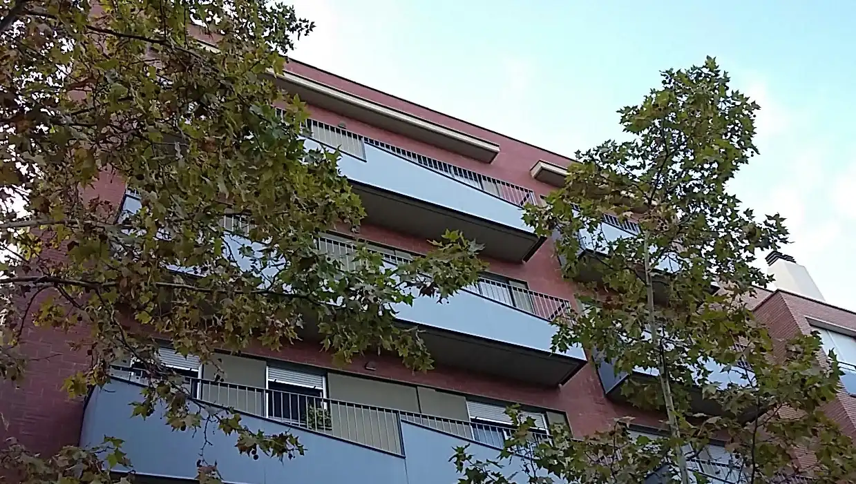 Vista exterior de Apartamento en venta en Terrassa