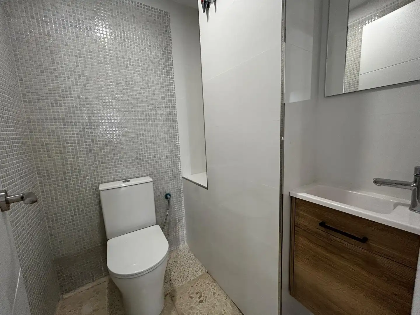 Bany de Pis en venda en Córdoba amb Aire condicionat