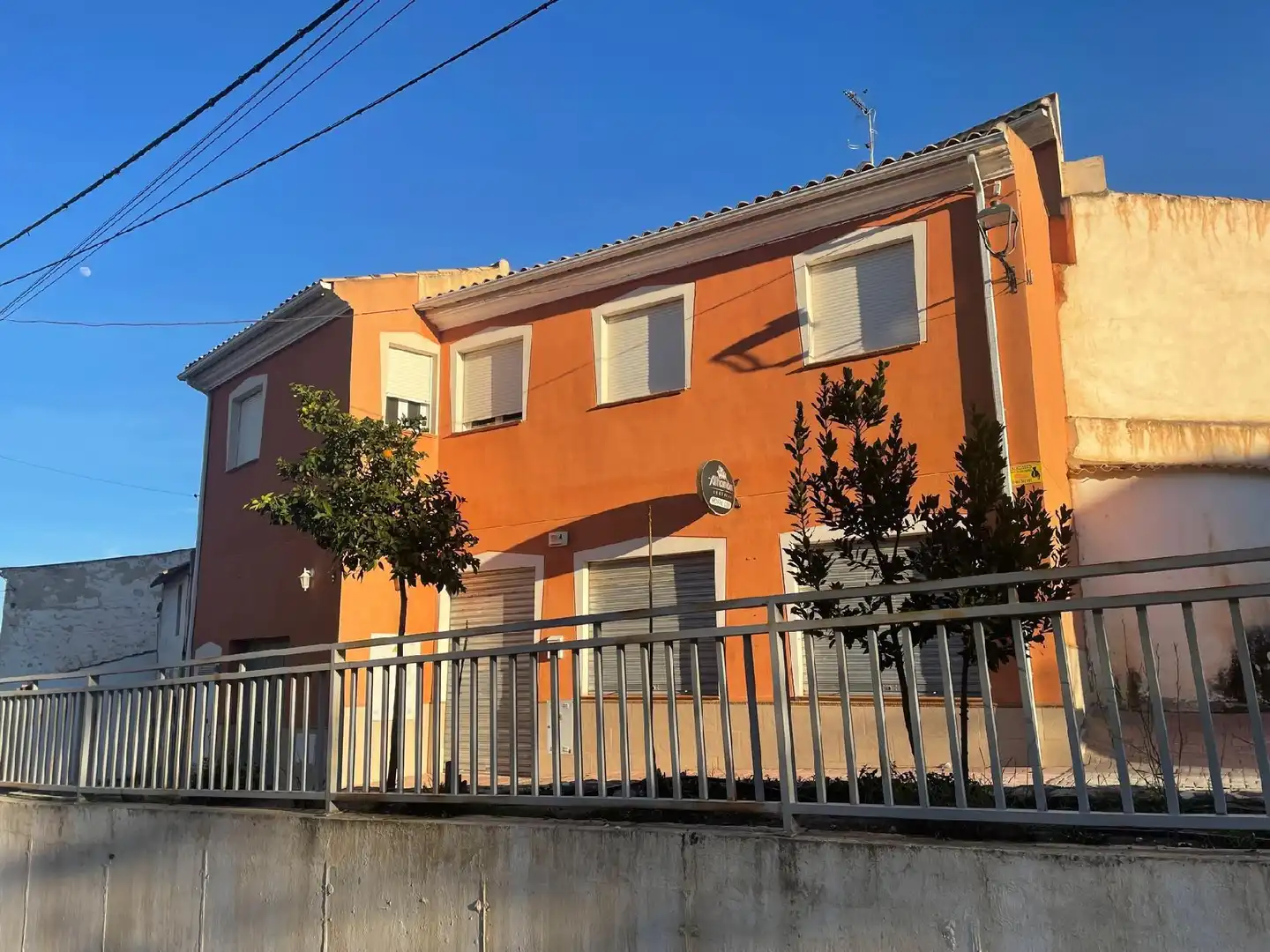 Vista exterior de Edifici en venda en Escúzar