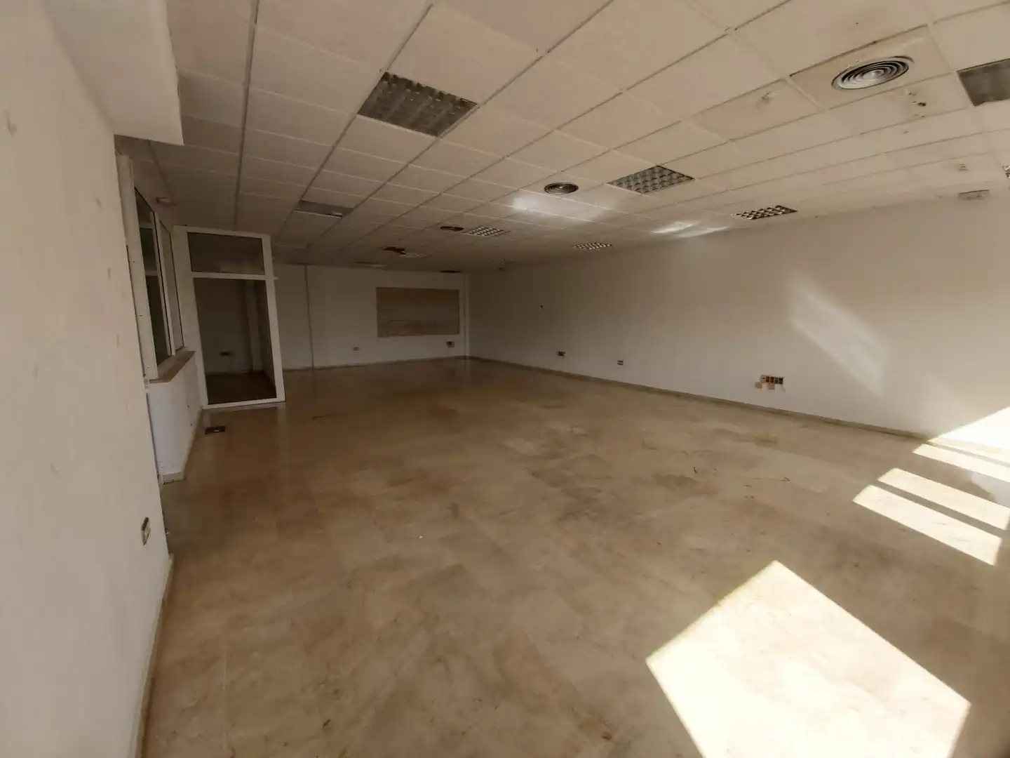 Oficina de alquiler en C/ Francia - Pol. Ind. El trocadero, Barriada Río San Pedro