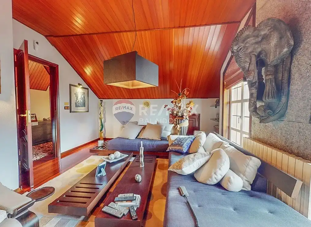 Sala de estar de Casa o chalet en venta en Vigo  con Calefacción, Jardín privado y Parquet