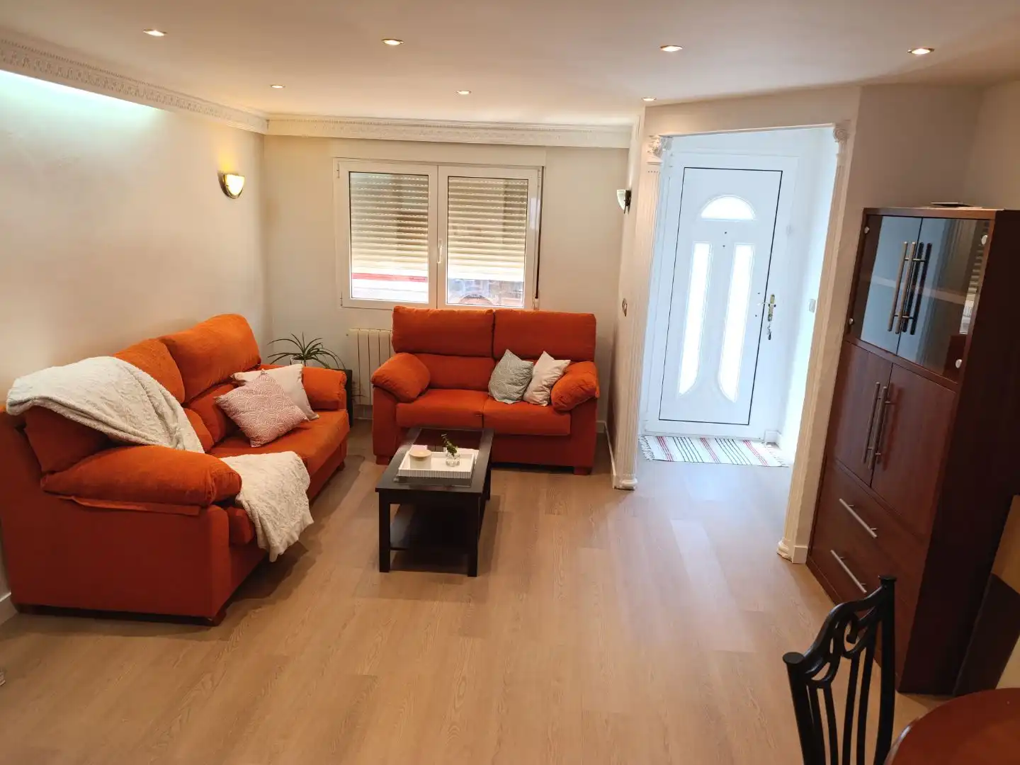 Sala d'estar de Casa o xalet en venda en Burgos Capital amb Terrassa