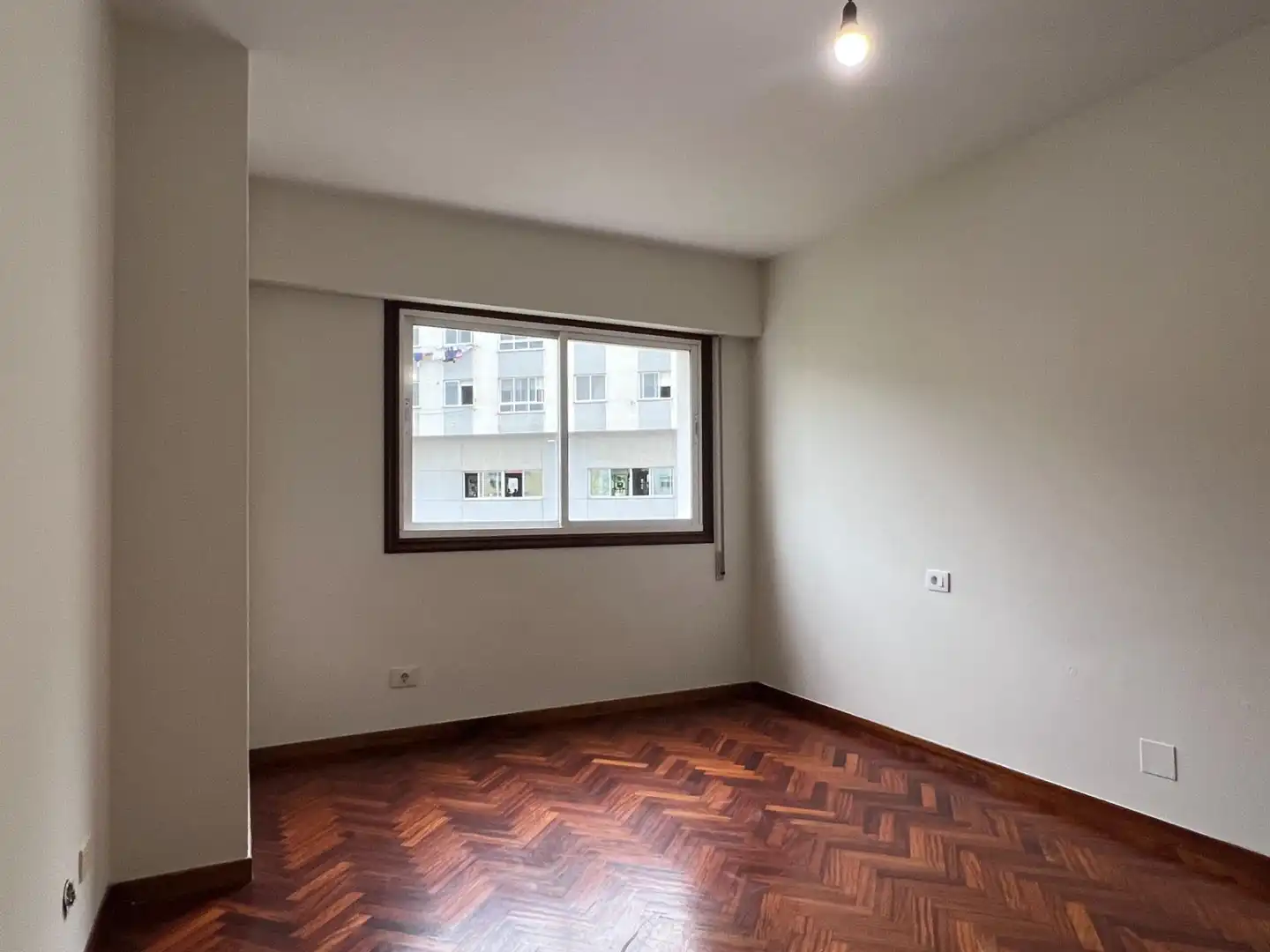 Dormitori de Pis de lloguer en Cambre  amb Parquet i Traster