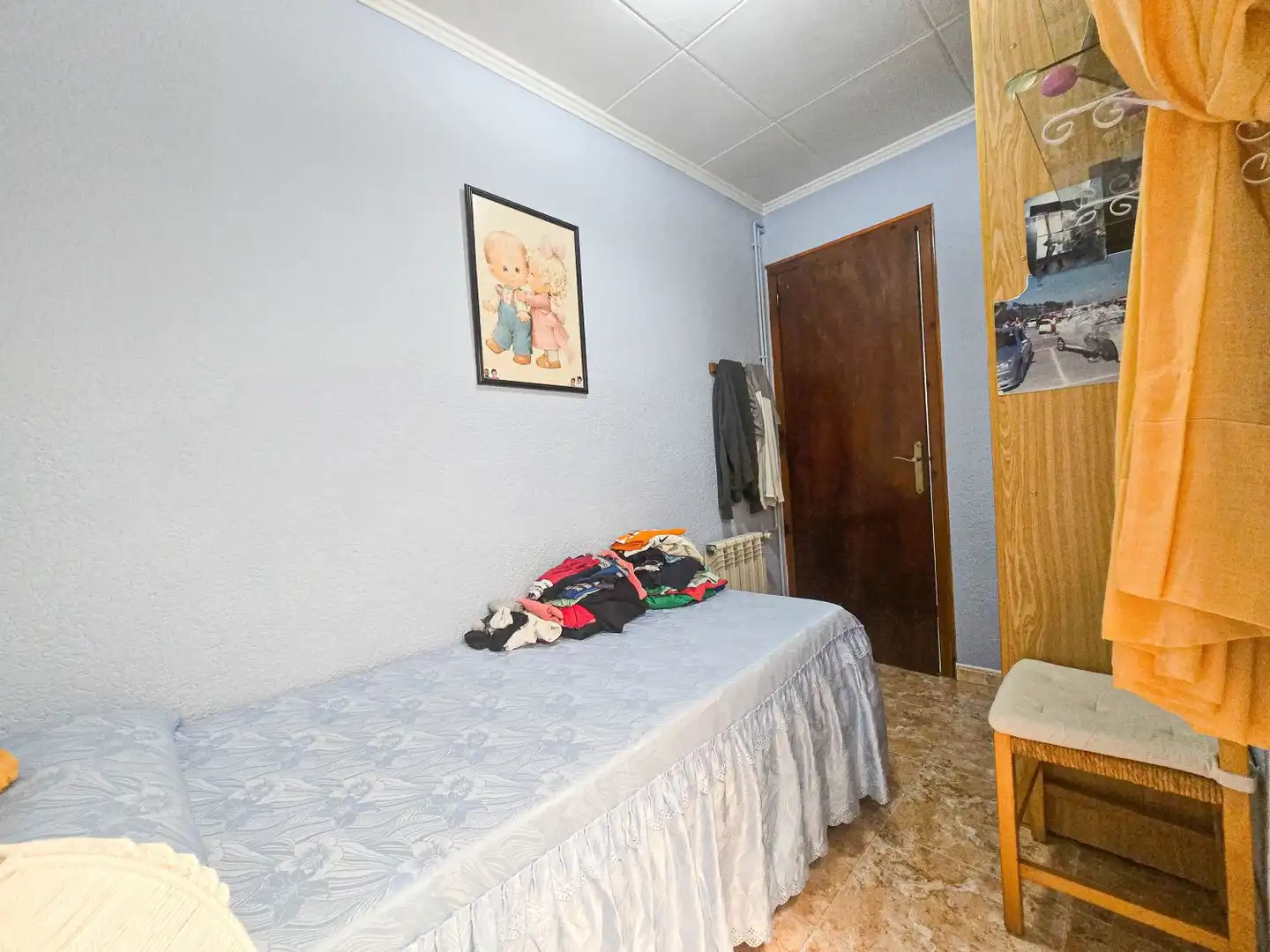 Habitación de Casa adosada en venta en Ripollet con Calefacción, Trastero y Horno