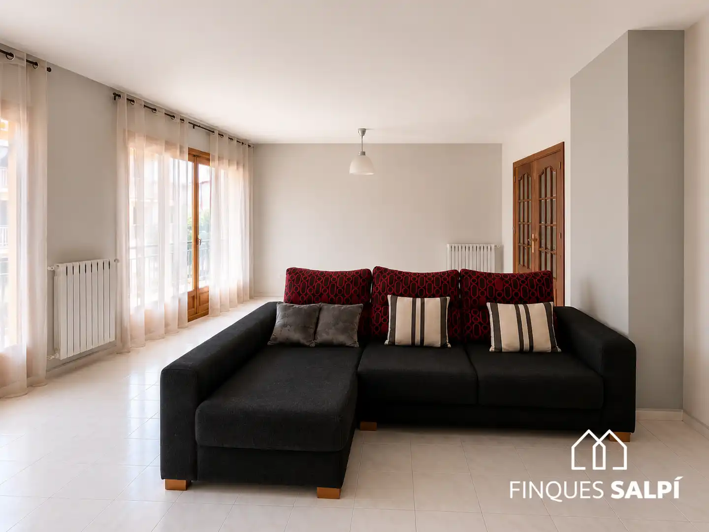 Sala de estar de Casa adosada en venta en La Jonquera con Calefacción y Trastero