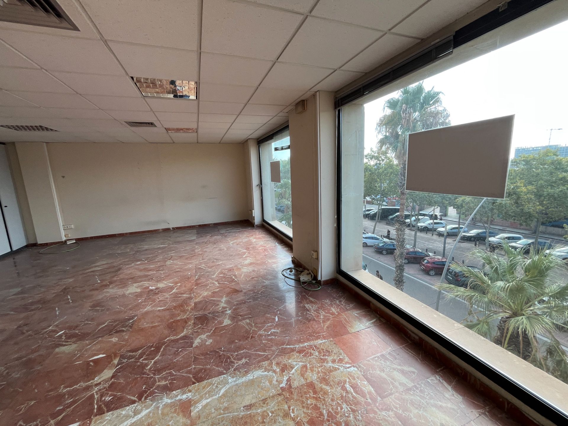 Oficina en venda en Cornellà de Llobregat