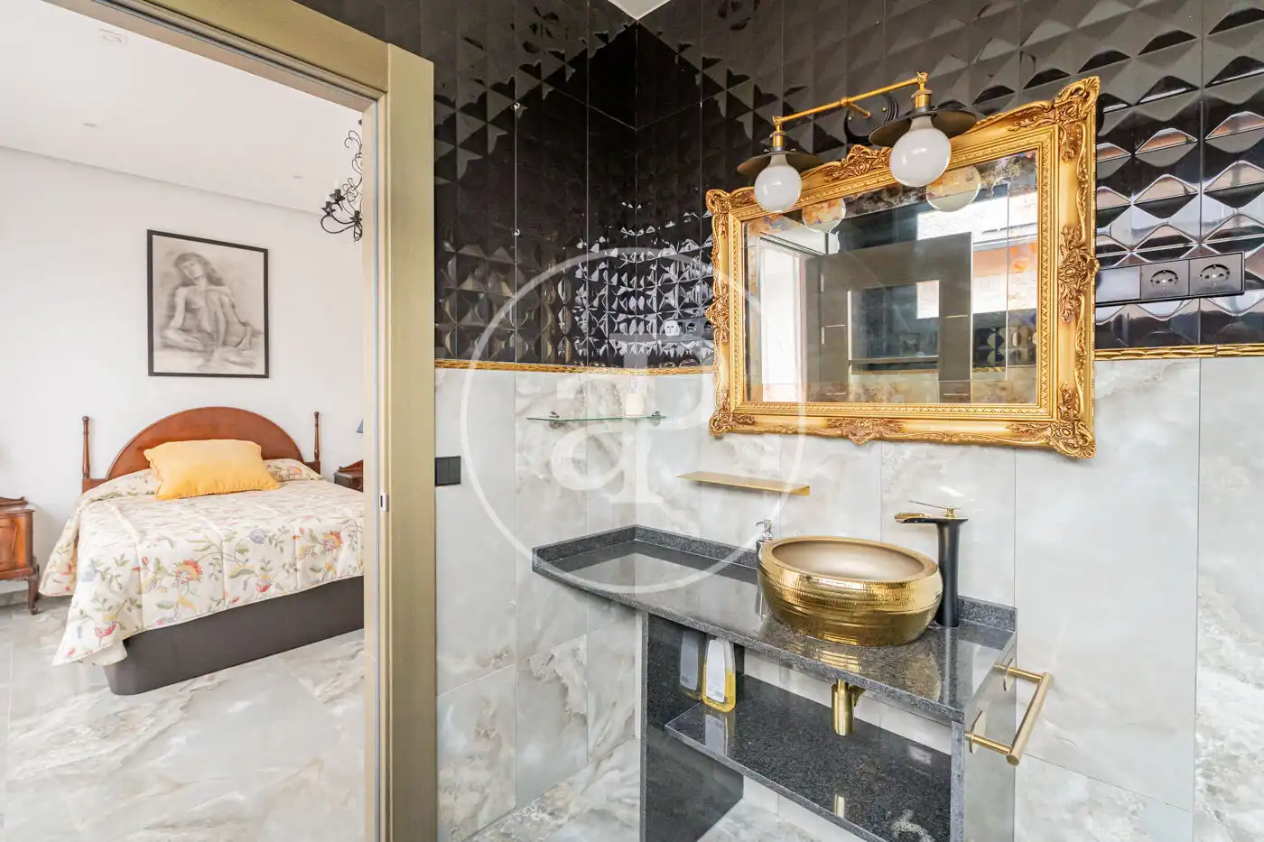 Baño de Casa adosada en venta en Pozuelo de Alarcón con Aire acondicionado, Calefacción y Jardín privado