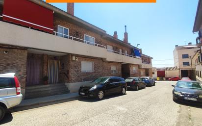 Vista exterior de Casa o xalet en venda en Villanueva de Gállego amb Aire condicionat i Terrassa