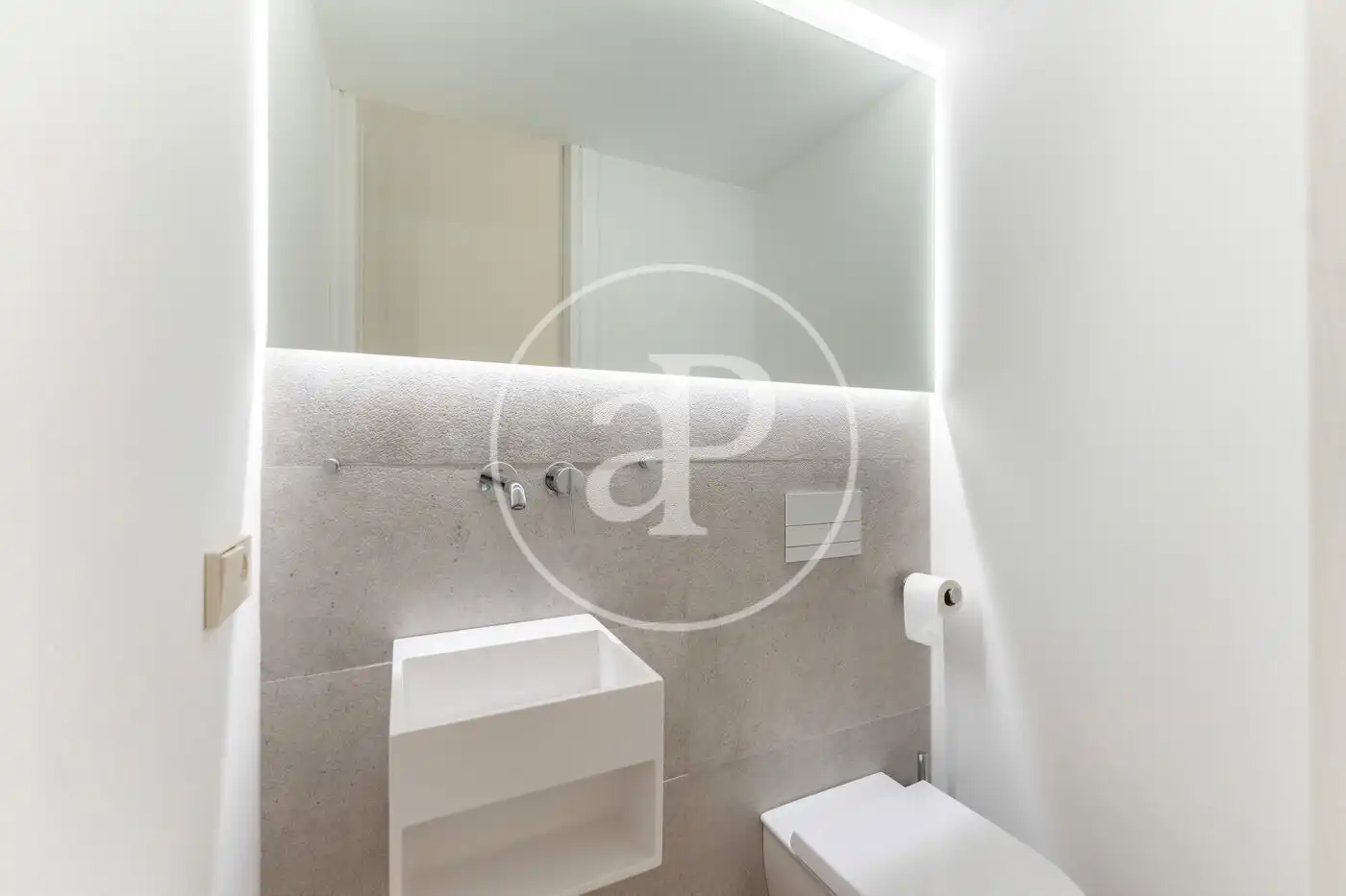 Baño de Piso en venta en  Palma de Mallorca con Aire acondicionado, Calefacción y Balcón