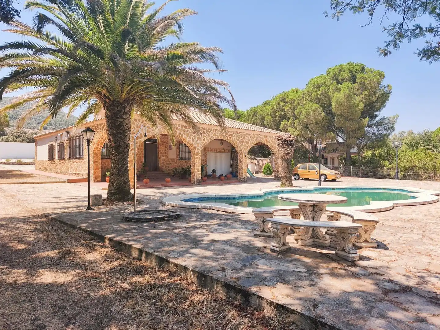 Vista exterior de Casa o xalet en venda en Brazatortas amb Aire condicionat, Calefacció i Jardí privat