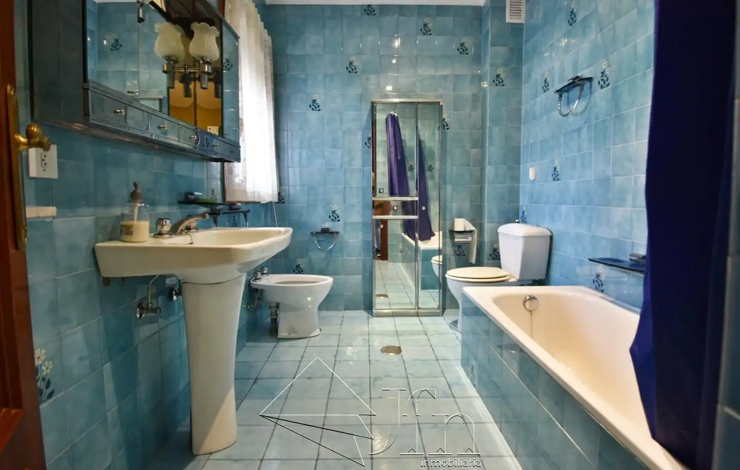 Badezimmer von Einfamilien-Reihenhaus zum Verkauf in Íscar mit Heizung und Balkon