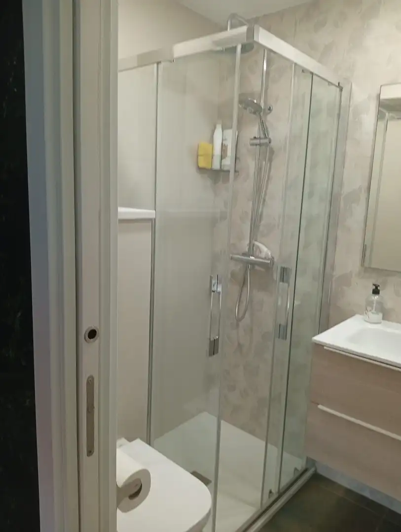 Baño de Piso en venta en Santander con Calefacción