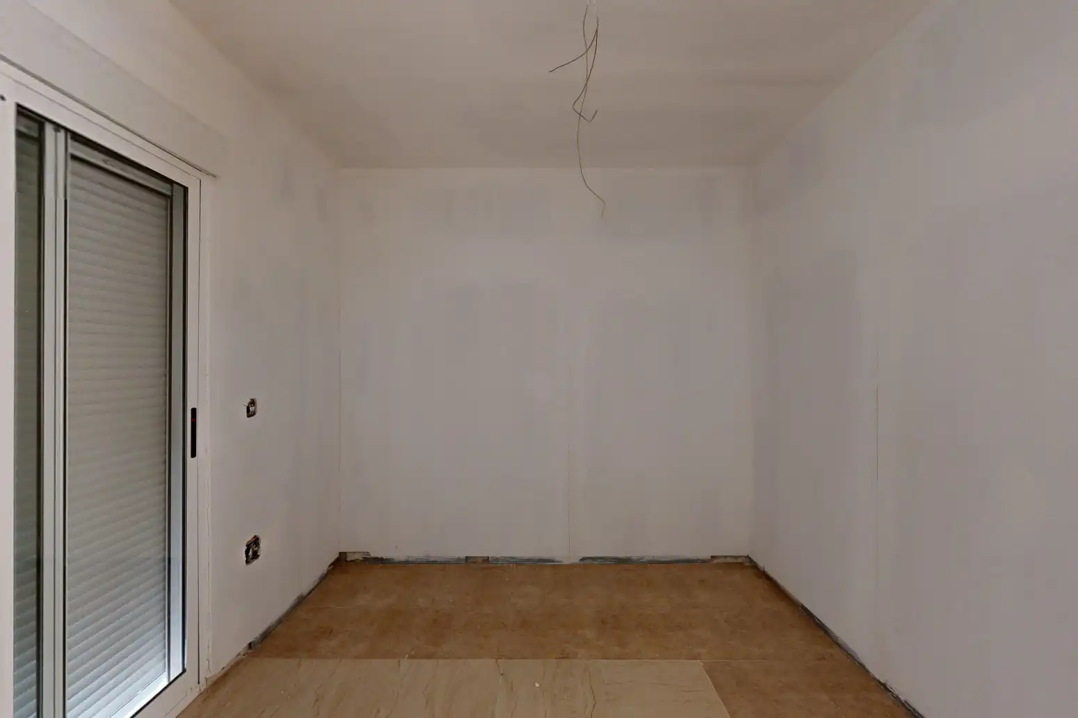 Wohnung zum Verkauf in Cartagena mit Privatgarten, Terrasse und Abstellraum