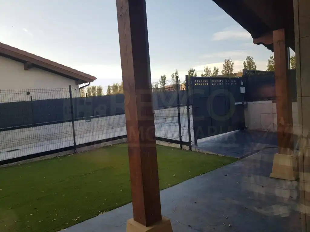 Xalet amb jardí en venda a Calle María Zambrano, imagen 19
