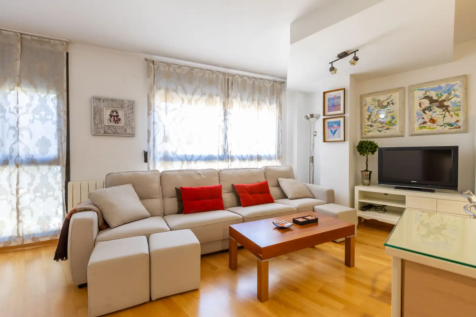 Sala de estar de Dúplex en venta en Gelida con Aire acondicionado, Calefacción y Parquet