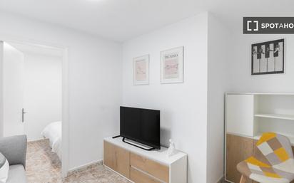 Bedroom of Flat to rent in L'Hospitalet de Llobregat  with Air Conditioner, Heating and Furnished