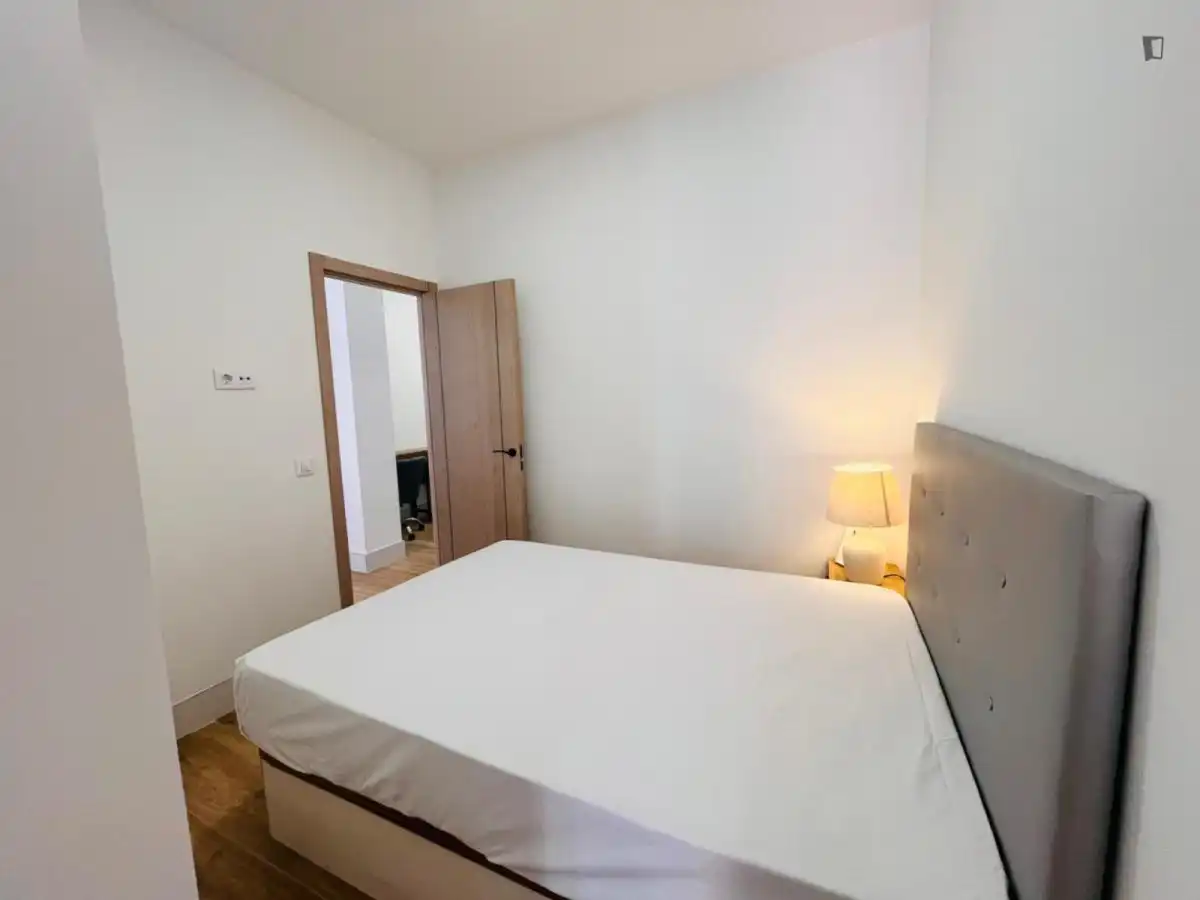 Habitación de Apartamento de alquiler en Madrid con Aire acondicionado, Calefacción y Amueblado
