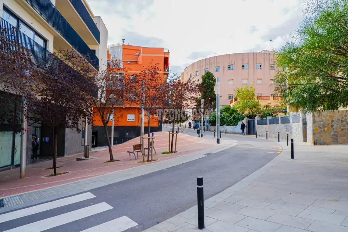Außenansicht von Garage zum Verkauf in Barcelona