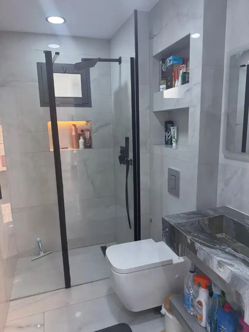 Baño de Piso en venta en Tarragona con Calefacción, Horno y Balcón