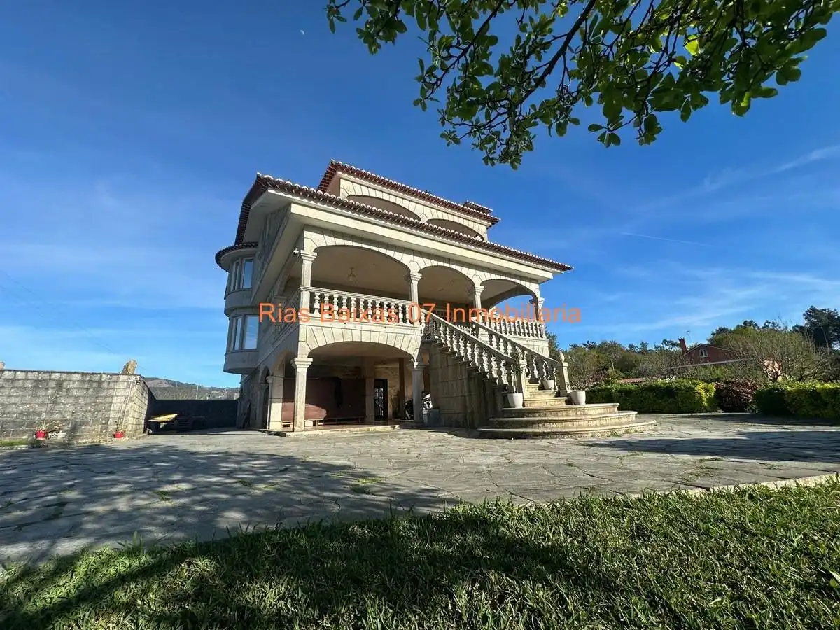 House with garden for sale in Mos