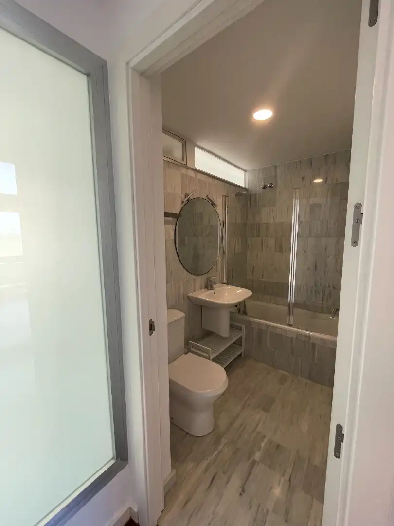 Bathroom of Lofts for rent in Gelves  with Air Conditioner, Oven and Washing machine