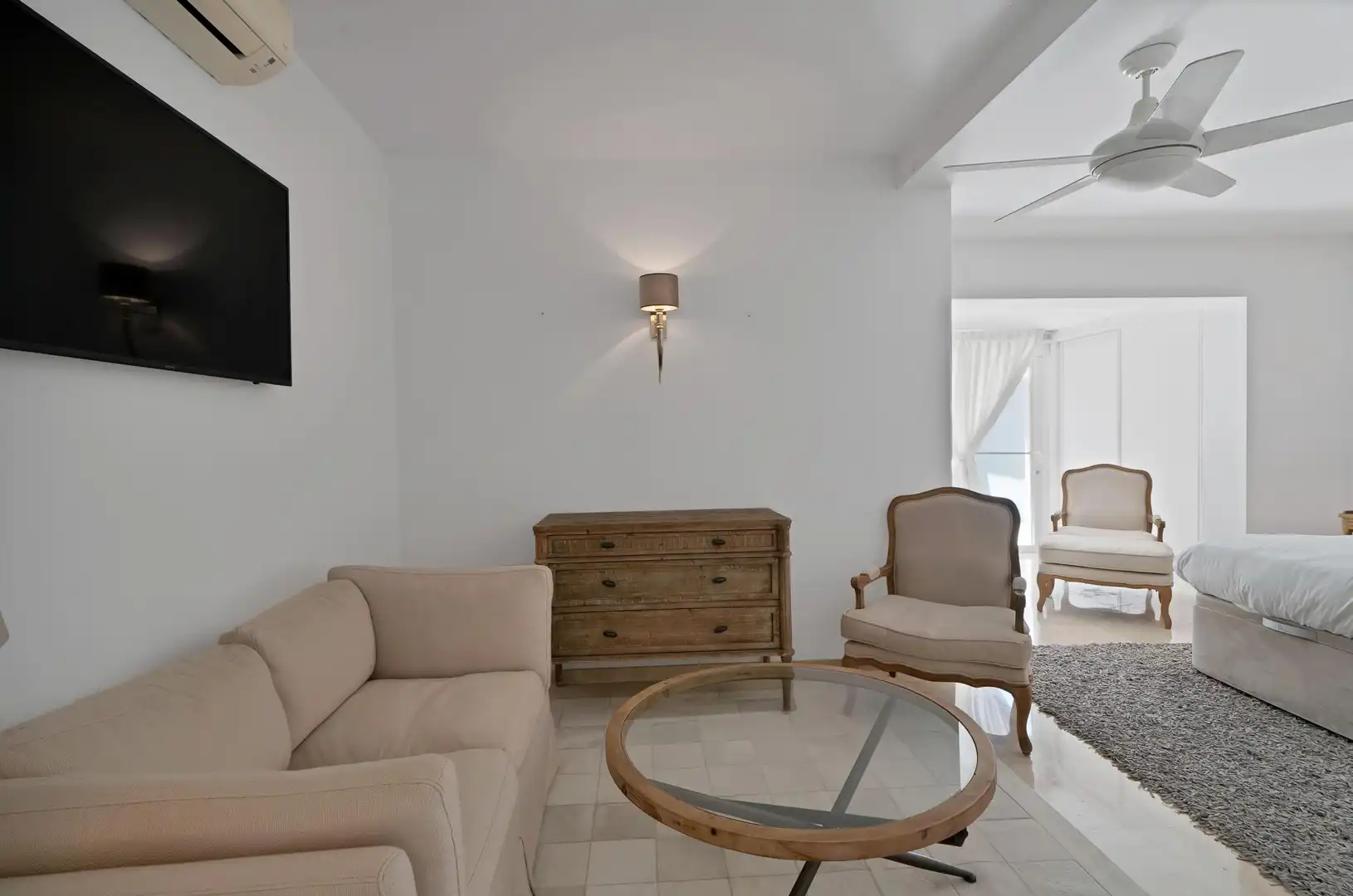 Sala d'estar de Casa o xalet de lloguer en Estepona amb Aire condicionat, Calefacció i Jardí privat