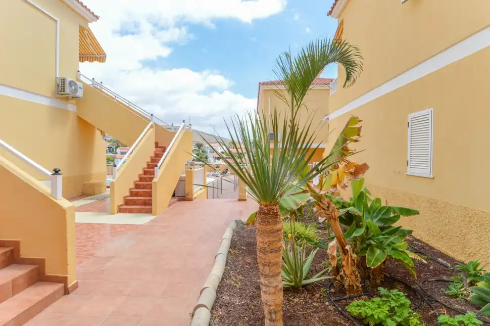 Vista exterior de Apartamento de alquiler en Mogán con Terraza y Piscina comunitaria