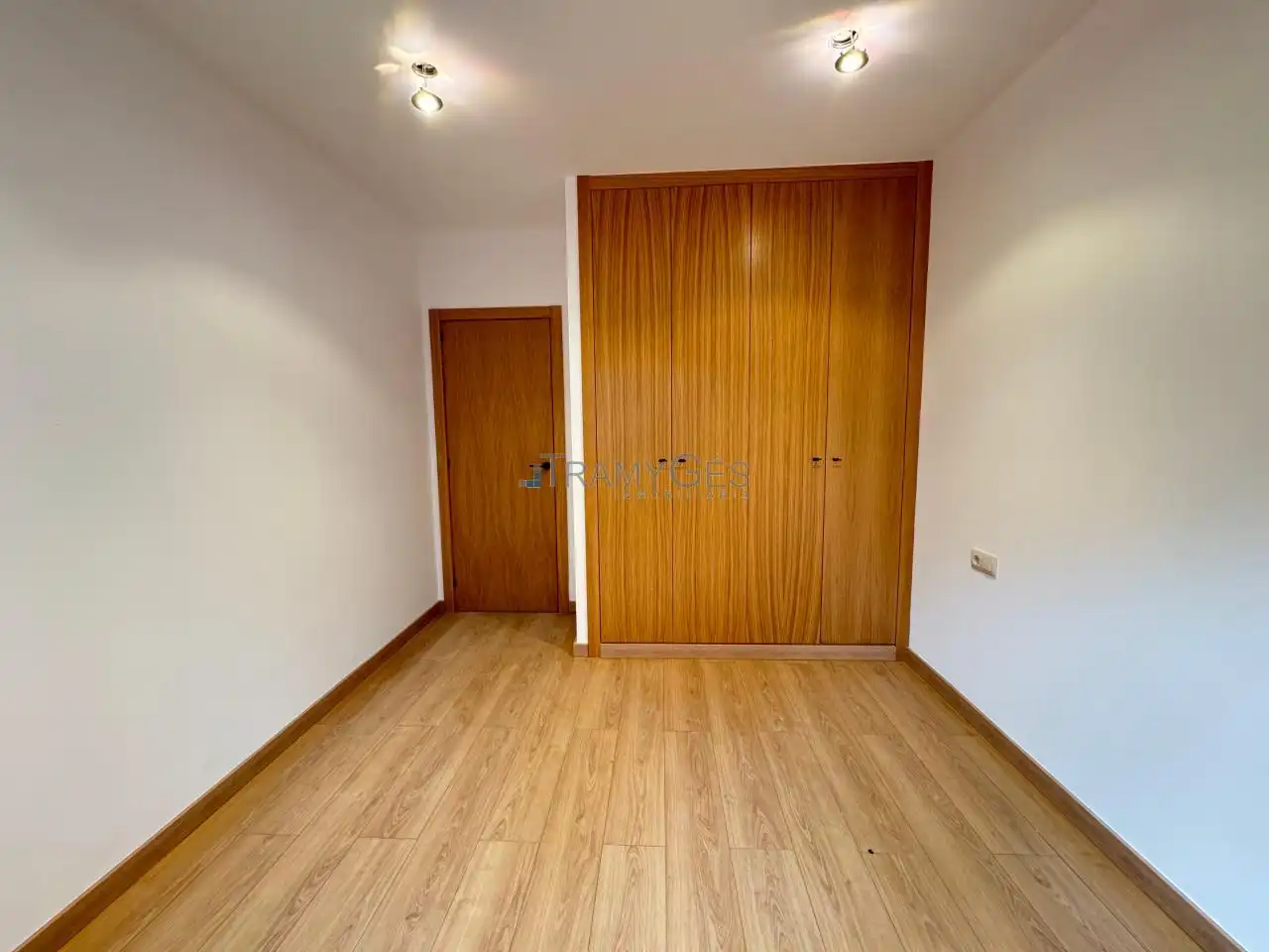 Habitación de Casa adosada en venta en Vigo  con Calefacción, Jardín privado y Terraza